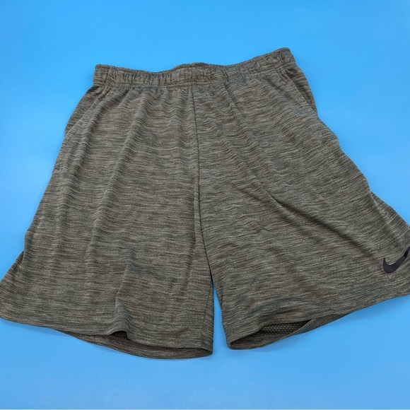 Nike Dri-Fit Athletic Shorts Green Standard Fit Size XL - Picture 2 of 13